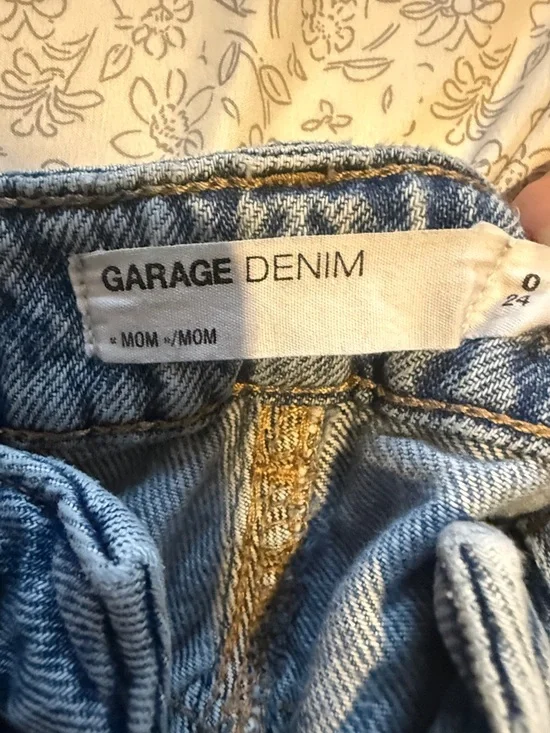 Garage Women's Light Blue  Denim Mom Jeans - Picture 5 of 11